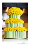 Summer cake with yellow daisies